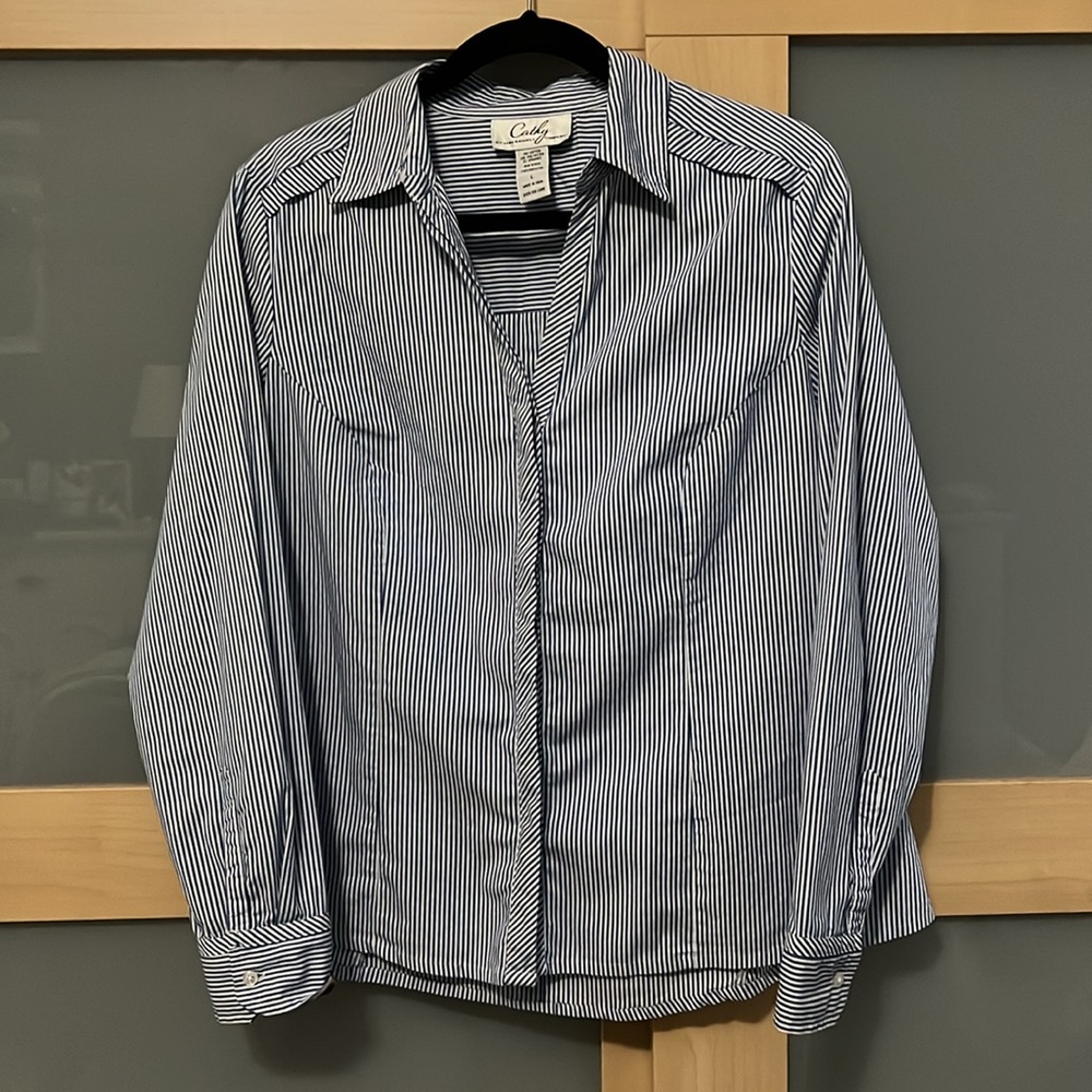 Blue and white stripe long sleeve button down shirt size L large